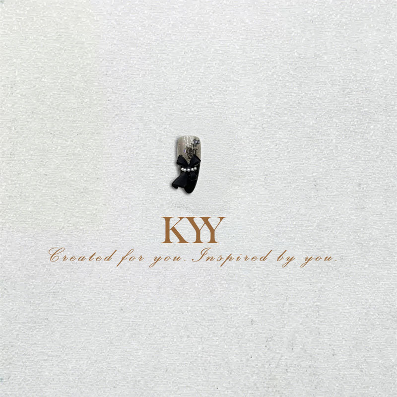 Noir Bloom